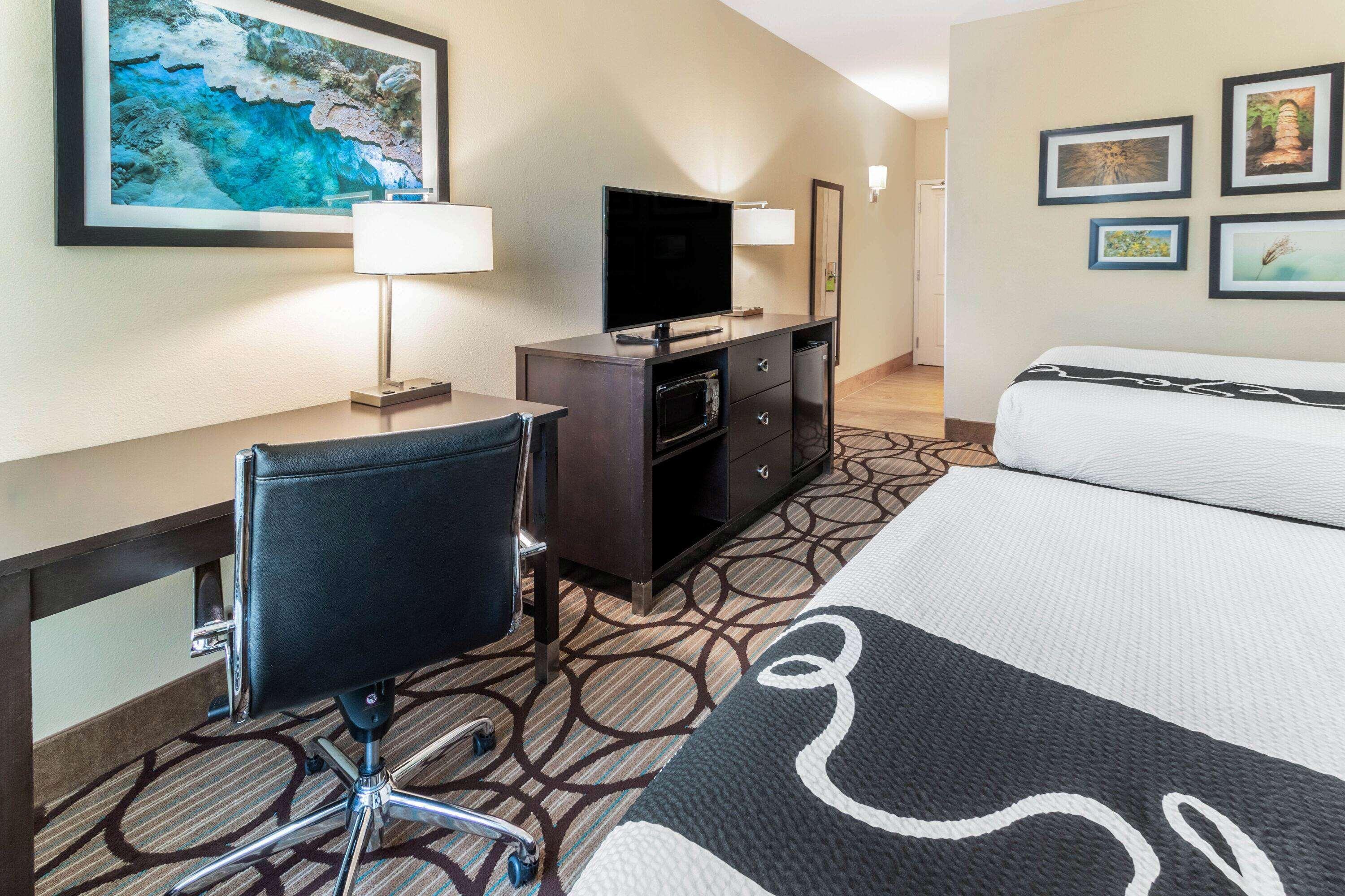 La Quinta By Wyndham Carlsbad Hotel Ngoại thất bức ảnh