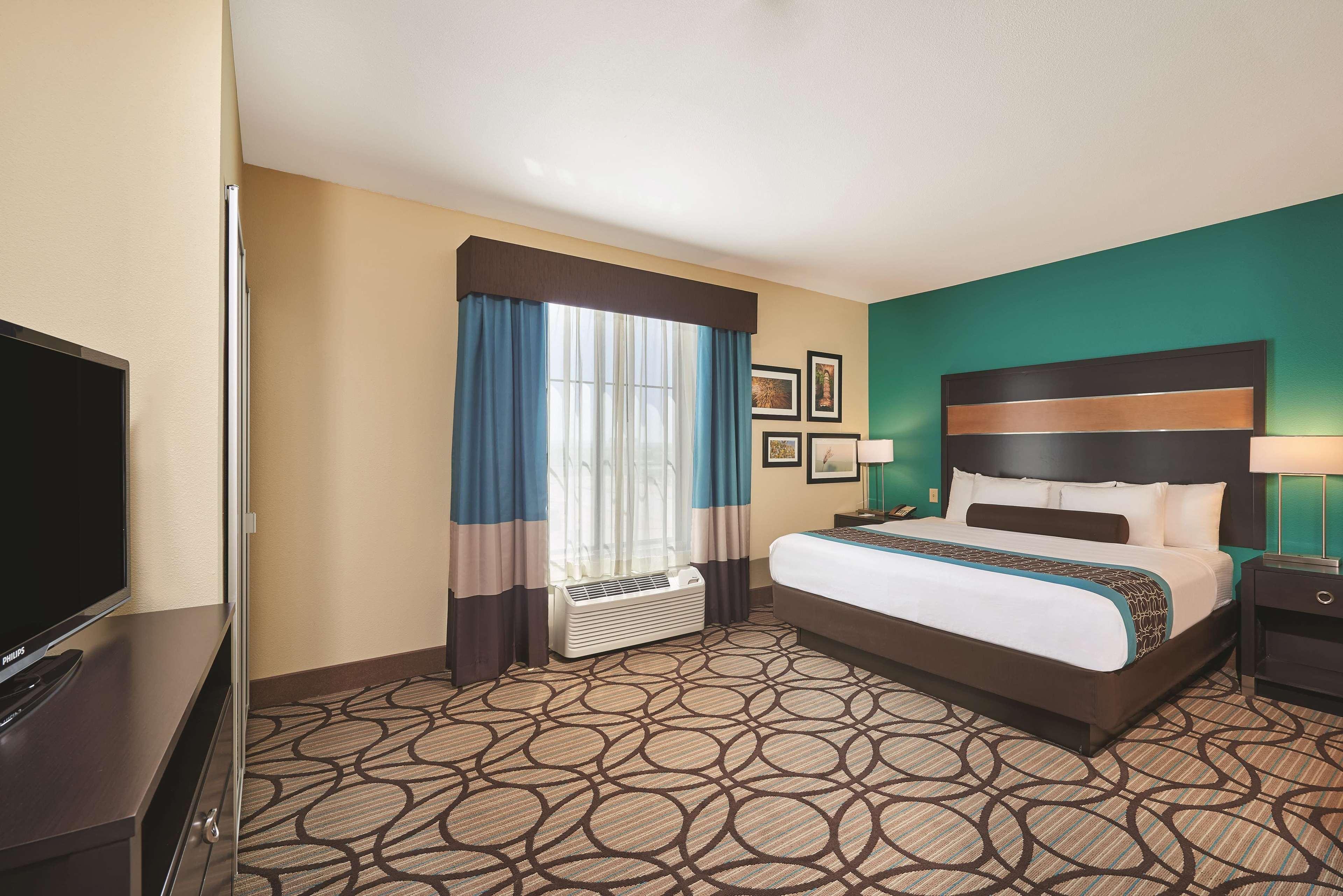 La Quinta By Wyndham Carlsbad Hotel Ngoại thất bức ảnh