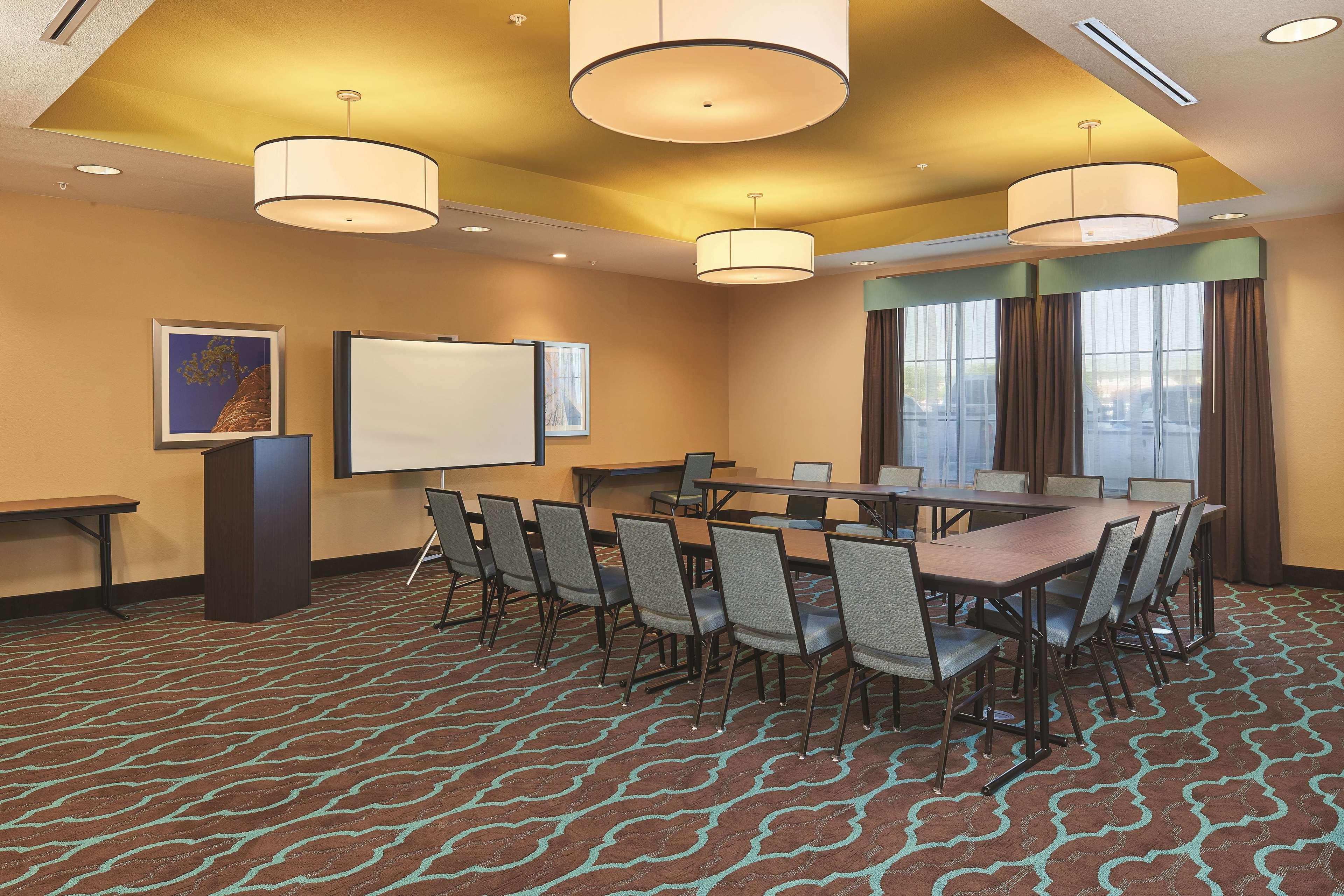 La Quinta By Wyndham Carlsbad Hotel Ngoại thất bức ảnh