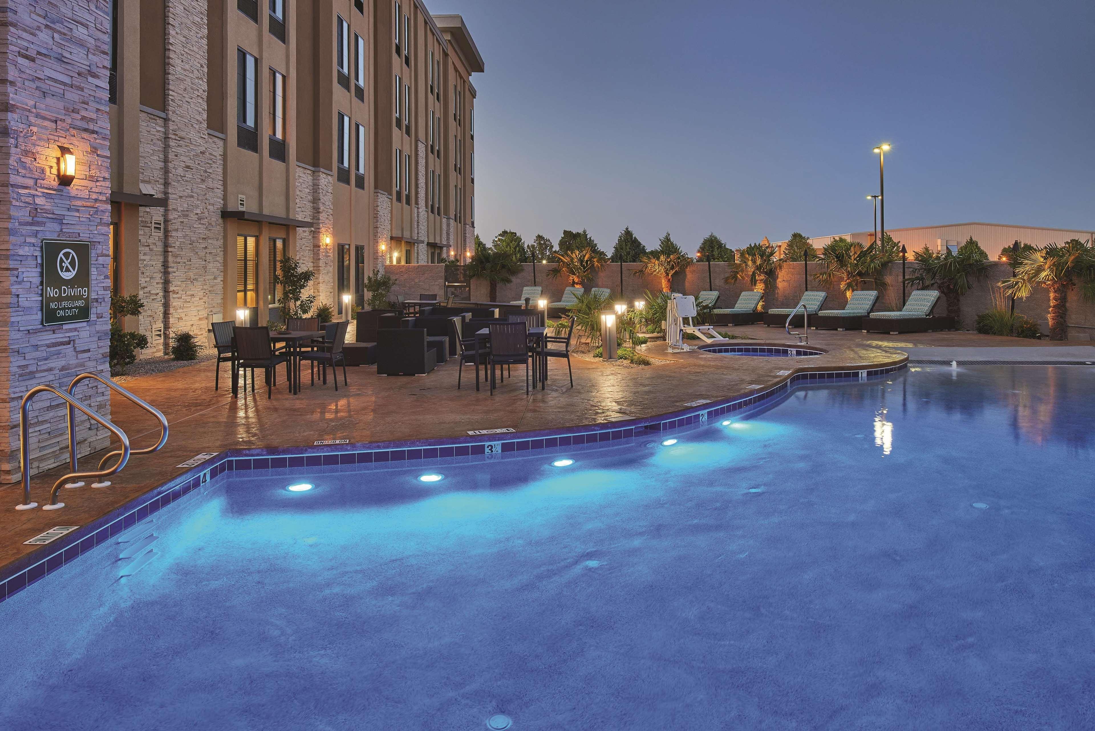 La Quinta By Wyndham Carlsbad Hotel Ngoại thất bức ảnh