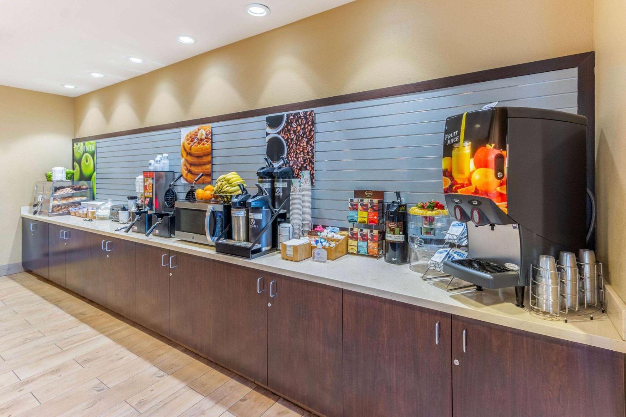 La Quinta By Wyndham Carlsbad Hotel Ngoại thất bức ảnh