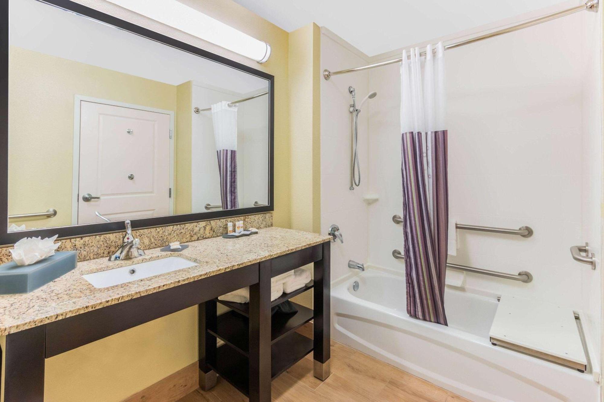 La Quinta By Wyndham Carlsbad Hotel Ngoại thất bức ảnh