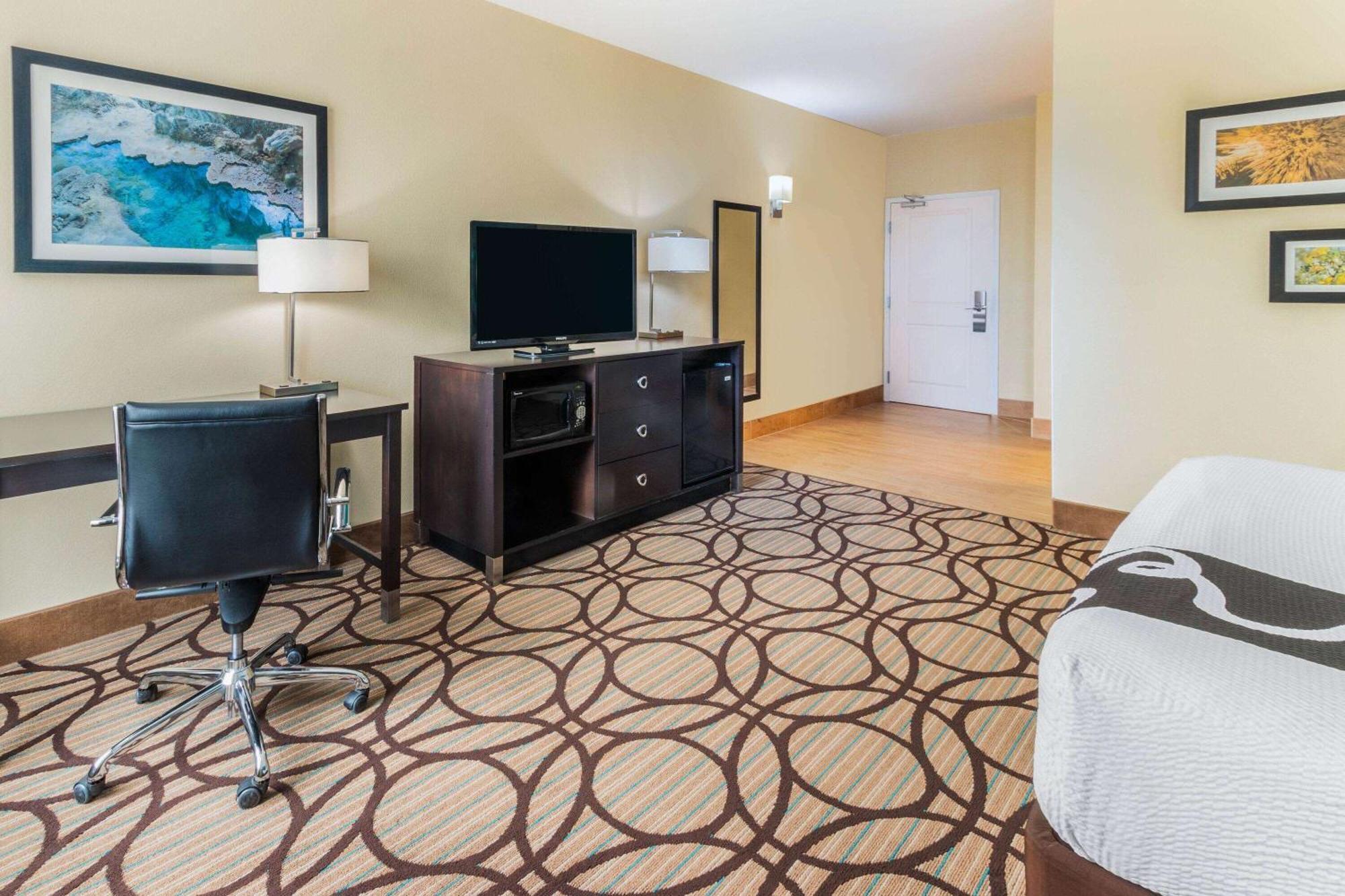La Quinta By Wyndham Carlsbad Hotel Ngoại thất bức ảnh